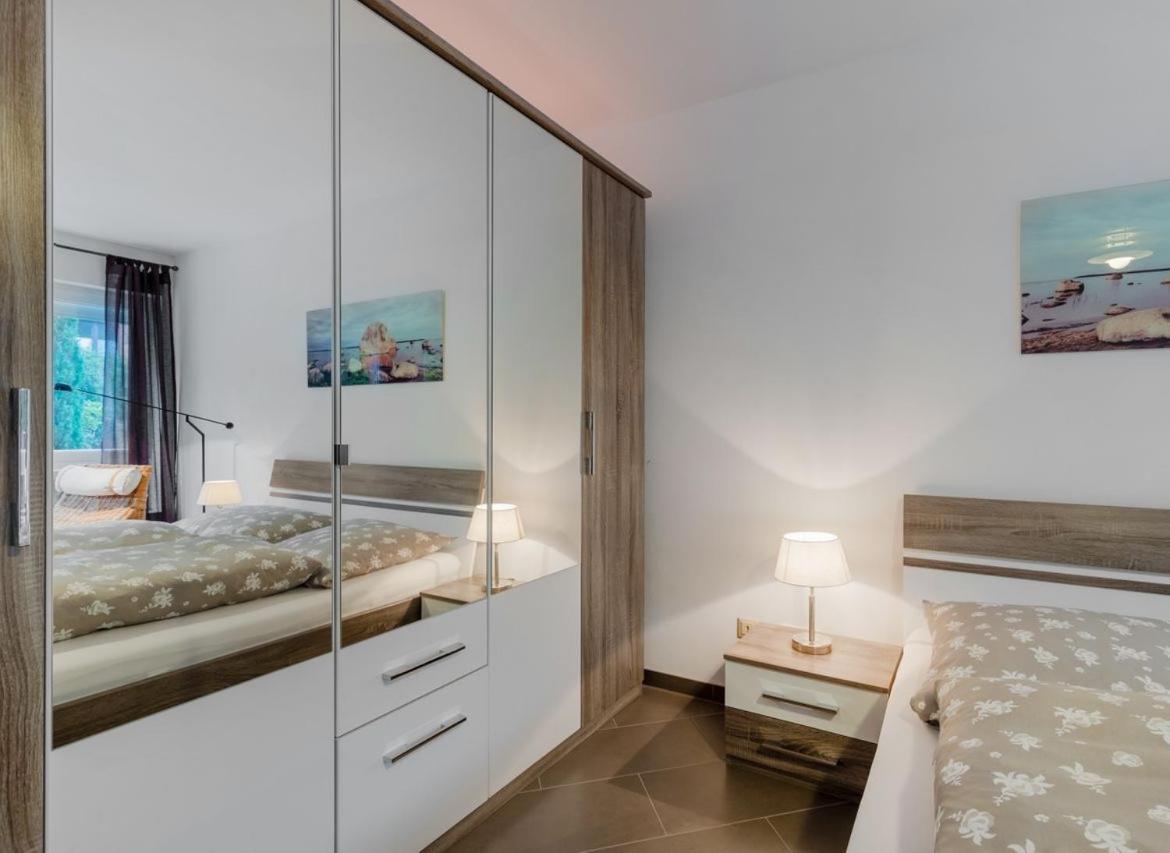 Modernes Apartment In Schoener Lage Dusseldorf Bagian luar foto