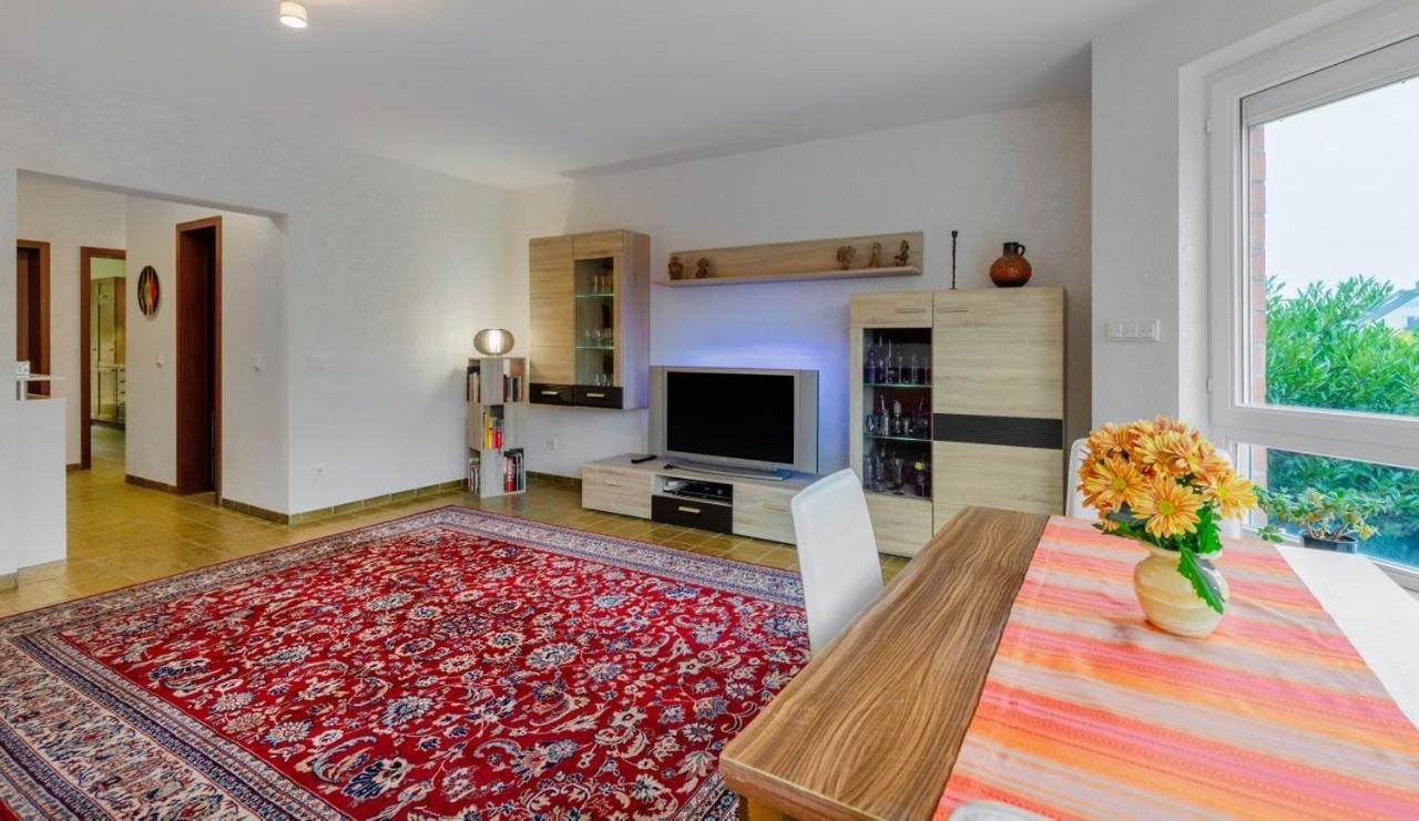 Modernes Apartment In Schoener Lage Dusseldorf Bagian luar foto